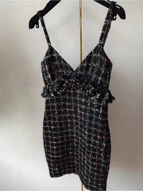 🚩steal CHANEL Black Tweed Mini Dress with Subtle Multicolor Accents